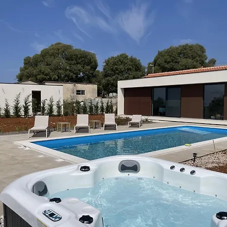 Moderna San Lorenzo Villa